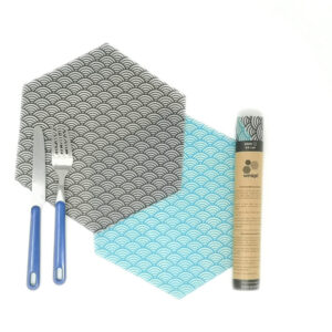 Beeswraps réutilisables Wrapi taille M noir et bleu, alternative films alimentaires jetables pour réfrigérateur | commercialisé par la boutique Tipi à Theux