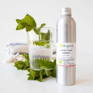 Hydrolat menthe poivrée Bioflore bouteille près feuilles menthe, tonique rafraîchissant soins été visage | commercialisé par la boutique Tipi à Theux