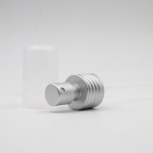Pulvérisateur argenté Bioflore capuchon transparent adaptable flacons aluminium, accessoire réutilisable diffusion fine | commercialisé par la boutique Tipi à Theux