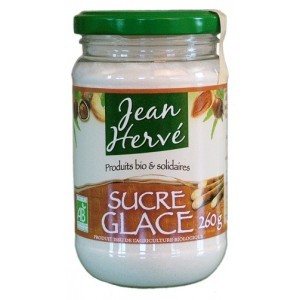 Bocal de sucre glace de canne bio de la marque Marma (Jean Hervé), avec couvercle vert. Produit solidaire et sans additifs, parfait pour pâtisseries | commercialisé par la boutique Tipi à Theux